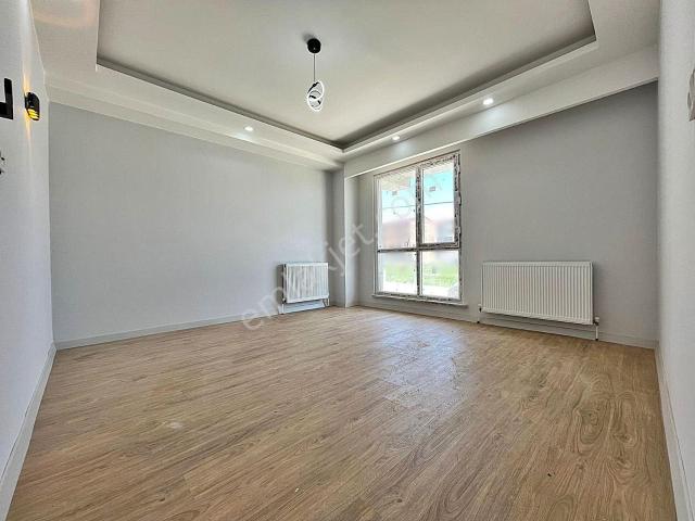 Az er Yapıdan Bahçelievler'de Ön Cephe/takaslı 2+1 Satılık Daire