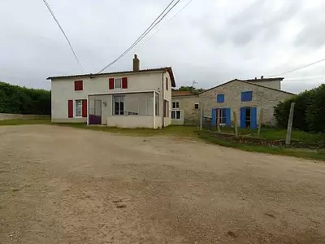Azay le Brûlé 79400 Achat / Vente maison 10 pièces t10 jardin