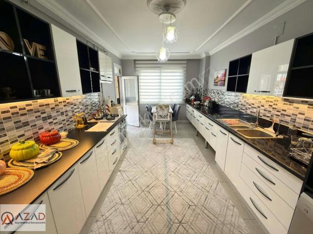 Azad Raufbey Mah. Atatürk Caddesi Civarı 4+1 200m2 Satlık Daire