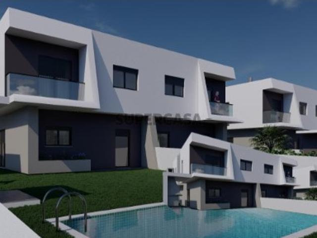 AZAMBUJA / CENTRO: Moradia T3 com piscina Condomínio do Serrado