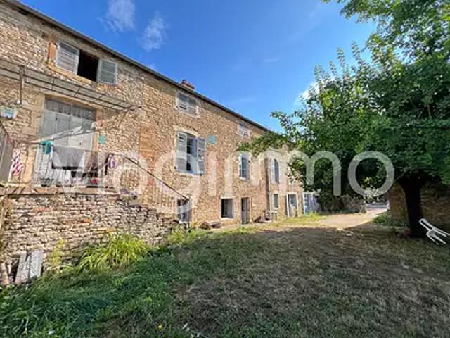 Azé 71260 Achat / Vente maison 6 pièces t6 au dernier étage