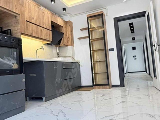 Azelyadan İnönü'de 3+1 ara kat consept site içerisinde