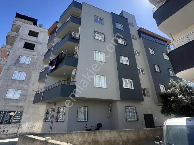 Aziz Emlak'tan Kurdali Mahallesi'nde Satılık 2 + 1 B Geniş Daire