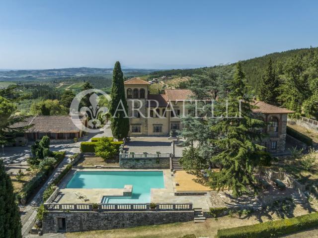 Azienda Agricola vitivinicola e olearia di altissimo pregio. 4700m² Castellina in Chianti