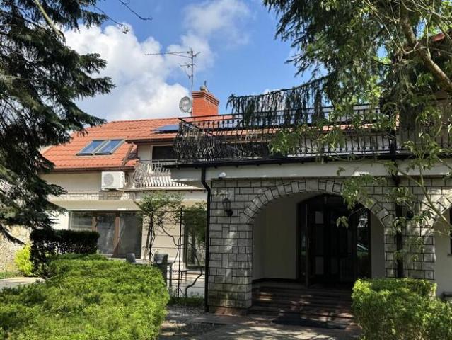 azja Wolnostojący dom w pieknej częsci Radości, na sprzedaz