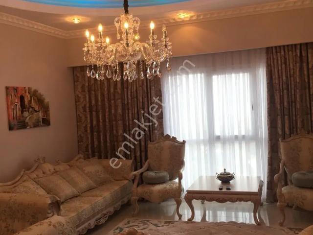 Azura Park’ta Eşsiz Deniz Manzaralı Lüks 2+1 Penthouse