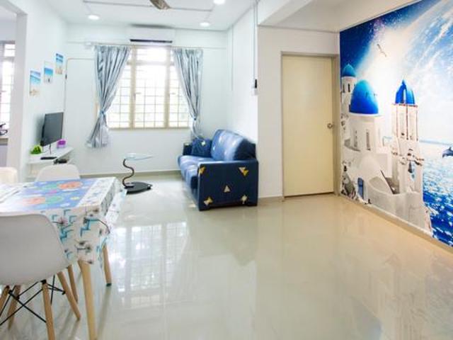 Azuria Condo Fully Furnished Fully Renovated Center Corner Unit