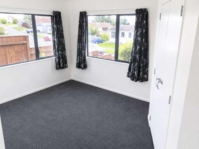 B/14 Trinidad Crescent, Grenada Village, Wellington City