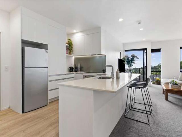 B302/525 East Coast Road, Browns Bay, North Shore City