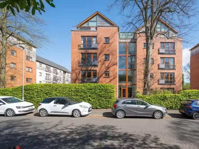 B5 Apt Malone Square, 42 Windsor Park