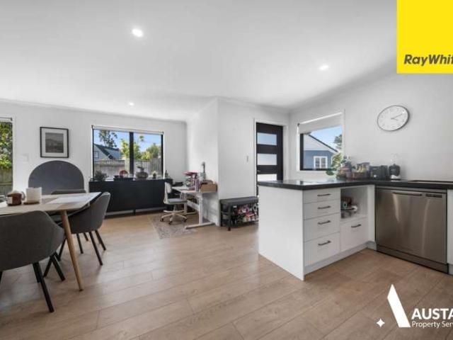B/85 Atkinson Road, Titirangi, Waitakere City