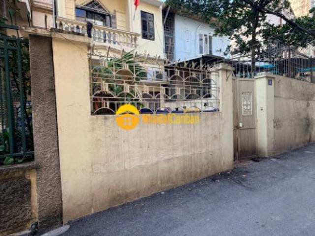 Bồ đề nhà đẹp trung tâm sát hồ điều hòa mặt tiền rộng
