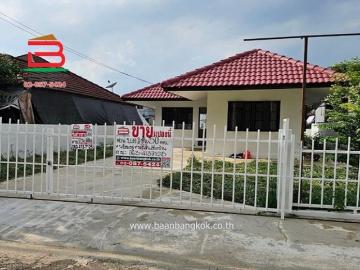 บ้านเดี่ยว หมู่บ้าน พรธิสาร 6 เลียบคลอง 7 เนื้อที่ 50 ตรว.ใกล้ดูโฮมรังสิต คลอง 7 ถนนรังสิต นครนายก ตำบลบึงบอนใต้ อำเภอหนองเสือ จังหวัดปทุมธานี