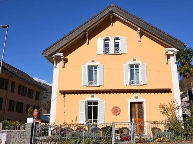 B&B Casa Belgeri dal design unico con giardino, terrazza e posteggi per ospiti / sehr stilvolles B & B mit Garten und Terrasse