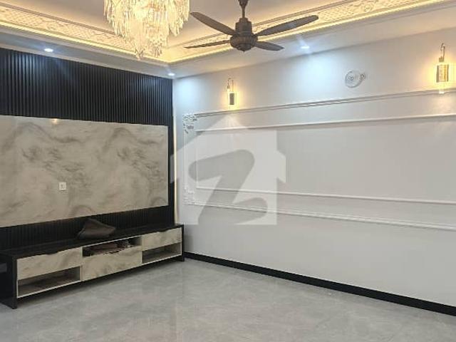 B Block A Spacious 10 Marla House In Bahria Orchard