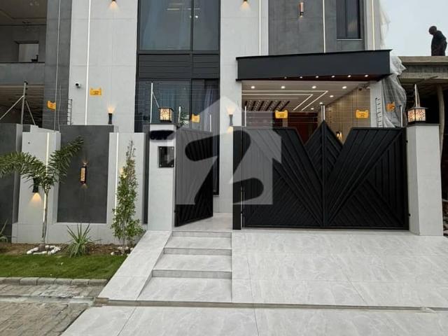 B block 5 marla brand new double storey house for sale in central park lahore