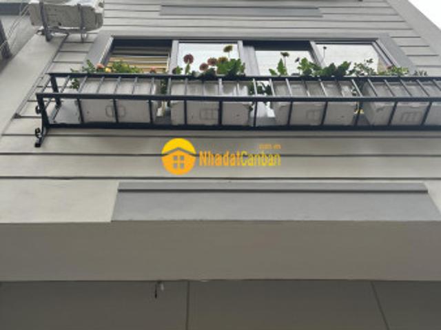 Bạch mai ngõ thông oto trong nhà, thang máy xịn, dt 33m giá 11.8 tỷ sđcc