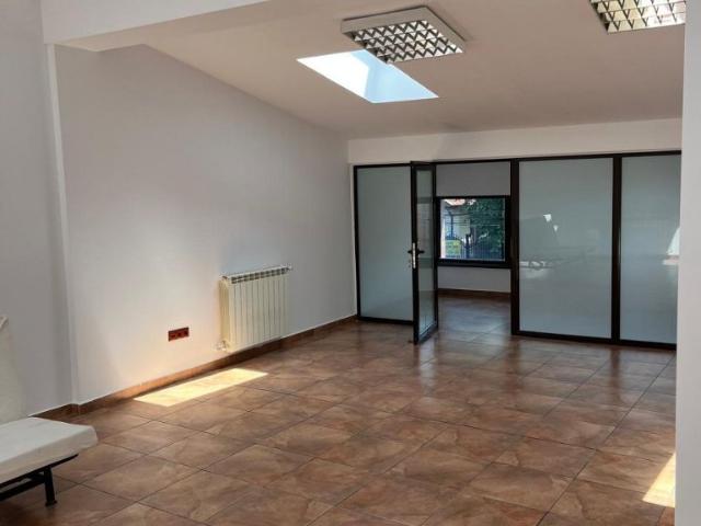 B dul Gloriei, imobil P+1, pentru birouri, comercial