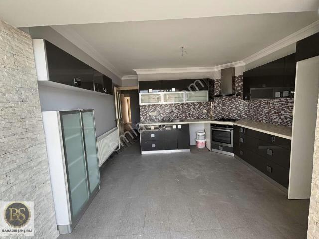 B.ş.den Ragıpbey Mah.sevgi Yolu Alt Köşesi Satılık 4+1 Daire