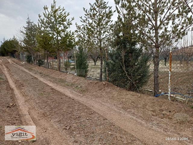 B EYNAMDA SİTE İÇİNDE 1500 M2HOBİHAHÇE ARSASI