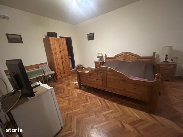 Bălcescu, cu 5 camere. Mobilat Utilat