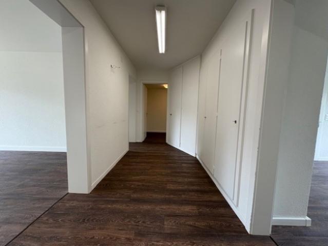 Büro Praxisfläche Atelierefläche direkt am Bahnhof!