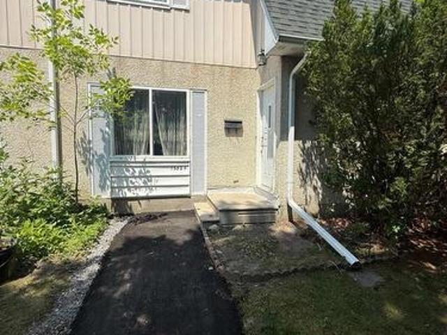 B 1552 Beaverpond Drive, Ottawa, ON, K1B 3R9 townhouse for sale | Listing ID X13581 | Royal LePage