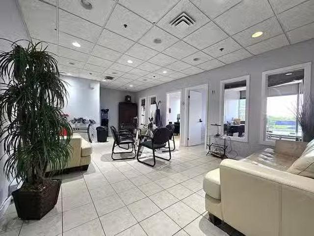 B 1641 Desserte Nord Laval A 440 O. Laval Chomedey, QC, H7.