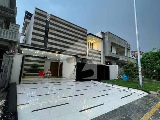 B 17 Block B 40*80 House For Sale