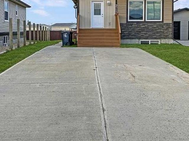 B, 11203 98 Street Clairmont, Alberta