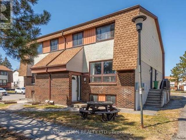 B 20 Woodvale Green, Ottawa, ON, K2G 4H2 townhouse for sale | Listing ID X12092 | Royal LePage