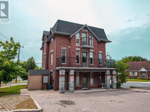 B 489 East Avenue, Kitchener, ON, N2H 0A8 townhouse for lease | Listing ID X13450 | Royal LePage