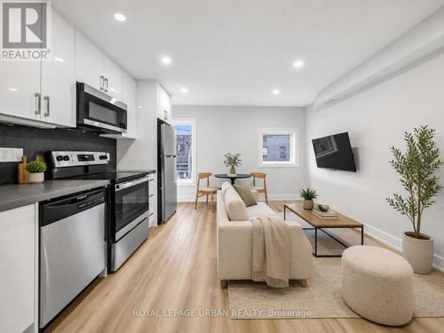 B 851 Danforth Avenue, Toronto, ON, M4J 1L2 house for lease | Listing ID E13617 | Royal LePage