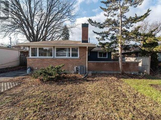 B 948 Parkhurst Boulevard, Ottawa, ON, K2A 3M9 house for lease | Listing ID X13249 | Royal LePage