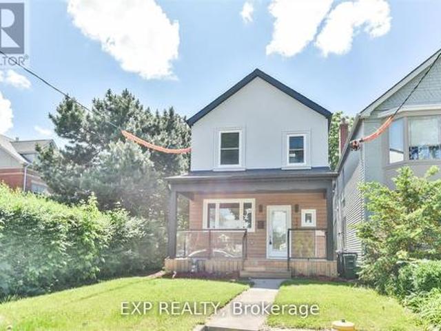 B 922 Logan Avenue, Toronto, ON, M4K 3E4 house for lease | Listing ID E13422 | Royal LePage