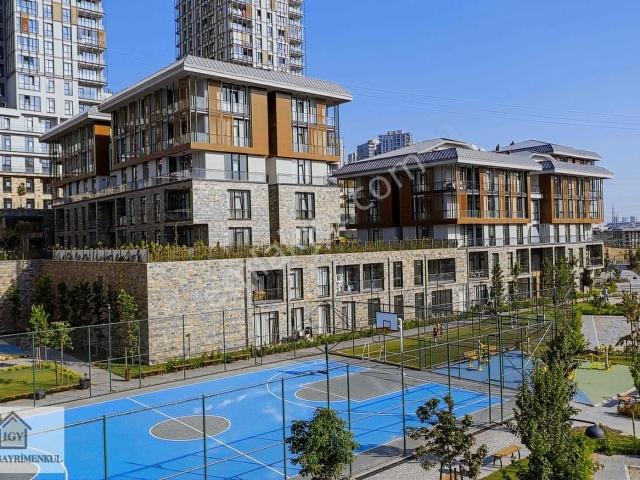 Başakşehir Ayazma Emlakkonutları Satılık 170 M2 Boş Ara Kat 3+1