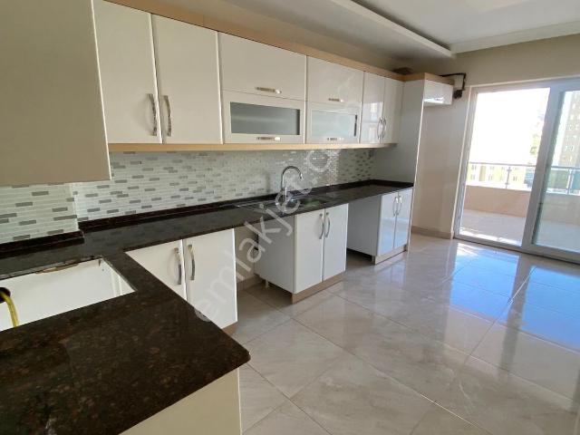 Başakşehir Sitesinde Kiralık 4+1 Daire