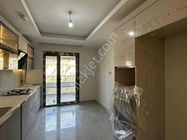 Başakşehir Yeni Meydanda Butik, Lüx, Yeni 3+1 Daire !