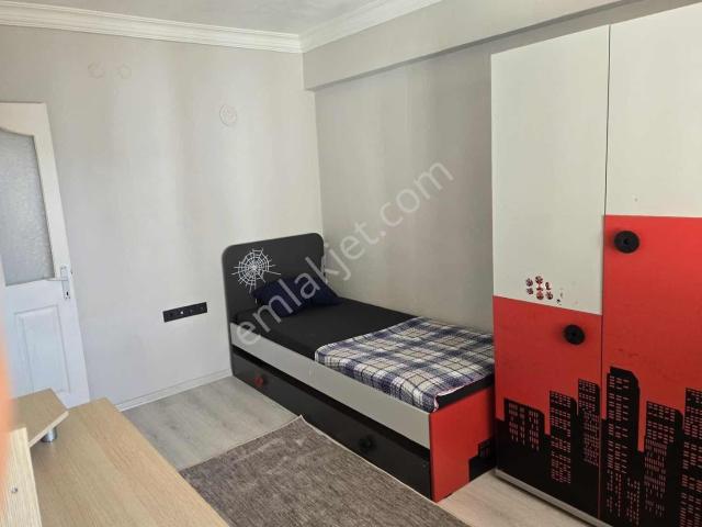 Başarı Caddesi Üzeri Arakat Doğalgazlı Eşyalı 2+1