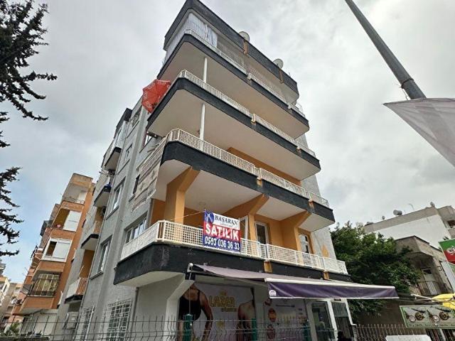 BAŞARAN'DAN BAHÇELİEVLERDE İÇİ FULL YAPILI DOĞALGAZLI 4+1 DAİRE