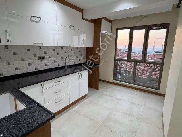 Bağbaşı Migros Üstünde 2+1 100m2 Arakat Asansörlü Manzaralı