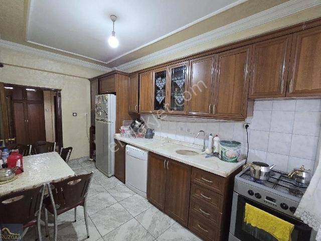 Bağcılar Toptancılar Çarşısı Karşısı'nda Acill Satılık 3+1 Orta Kat Daire
