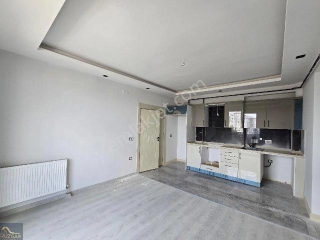 Bağcılar, Zana Düğün Salonu Cıvarı, Urfa Yolu Üzerinde 2+1 Orta Kat Kiralık Sıfır Daire