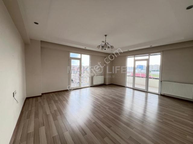 Bağcılar Avea Caddesinde Aciil Satılık 3+1 Daire
