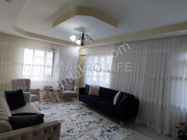 Bağcılar Doğum Hastanesi Civarında Satılık 3+1 Daire