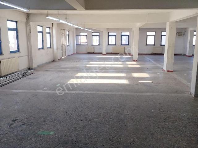 Bağcılar Hürriyet Mah 450 M2 İmalata Uygun İş Yeri