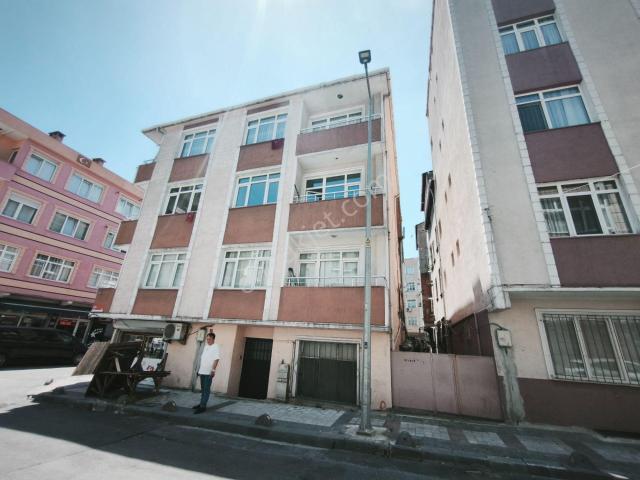 Bağcılar Çiftlik'te Komple Satılık Bina