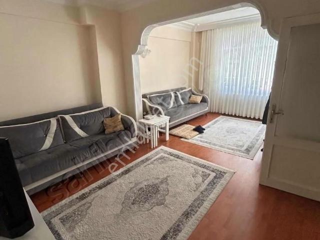 Bağcılar Merkez Mahallesinde Satılık 2+1, 90 M2 Daire, 2. Kat