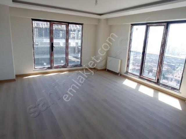Bağcılar Meydana Yakın Site İçinde Sıfır 3+1 Daire, 120 M2