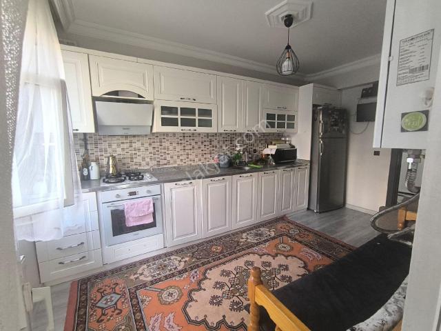 Bağcılar Millet Bahçesi Civarı 3+1 Full Bakımlı Daire